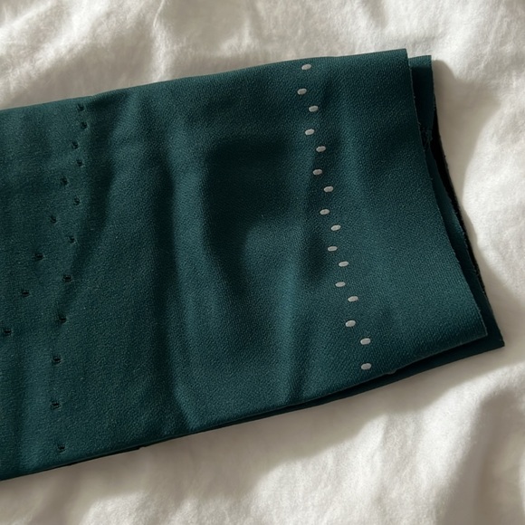 Lululemon Zoned In Tight *27" - Picture 4 of 8